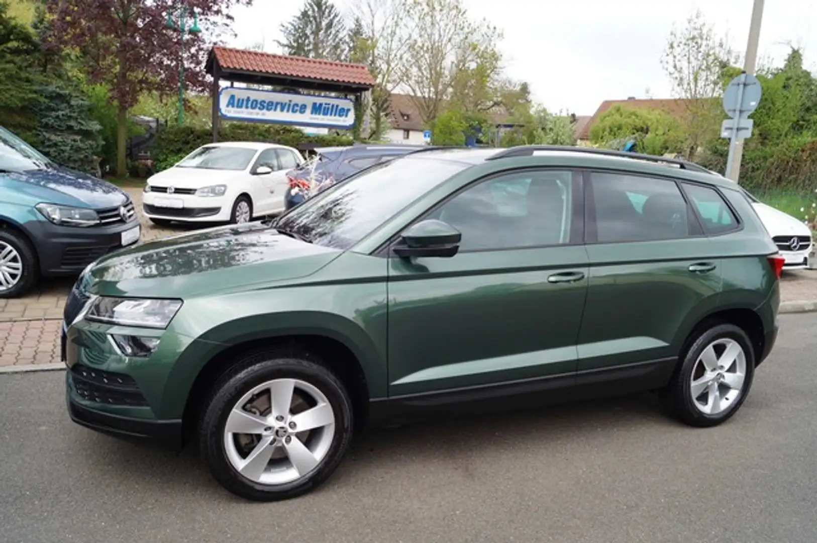 Skoda Karoq 1,5i 110kw SmartLink-Navi-PDC-LED-Sitzh-WR Verde - 2