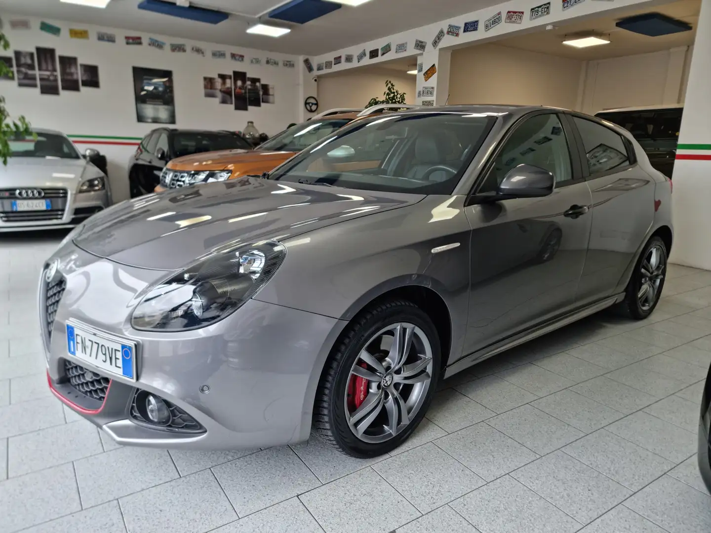 Alfa Romeo Giulietta *KM CERTIFICATI/CARBON LOOK/UNICO PROP/BREMBO* Grigio - 1