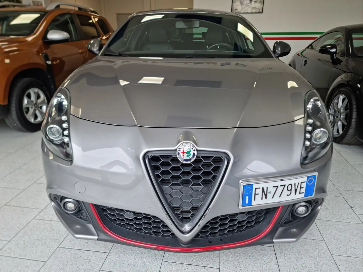 Alfa Romeo Giulietta *KM CERTIFICATI/CARBON LOOK/UNICO PROP/BREMBO* Grigio - 2