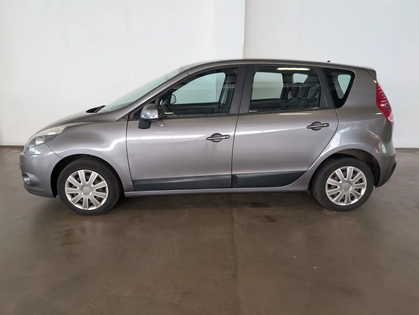 Renault Scenic Expression 1.6 16V 110 Grau - 2