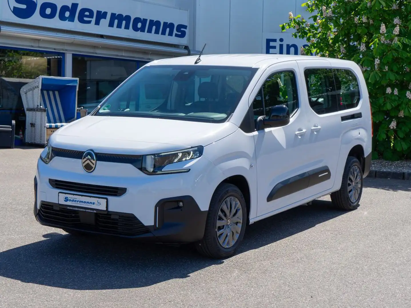 Citroen Berlingo Plus L2 - Behindertengerechtes Fahrzeug mit Rampe Bianco - 2