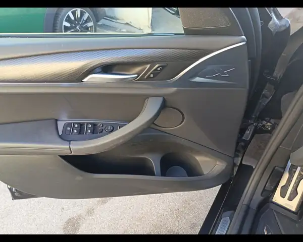 BMW X3 view 13