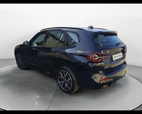 BMW X3 view 8