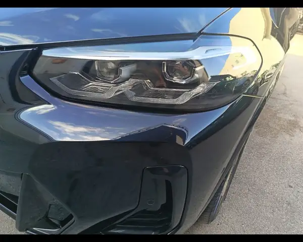 BMW X3 view 11