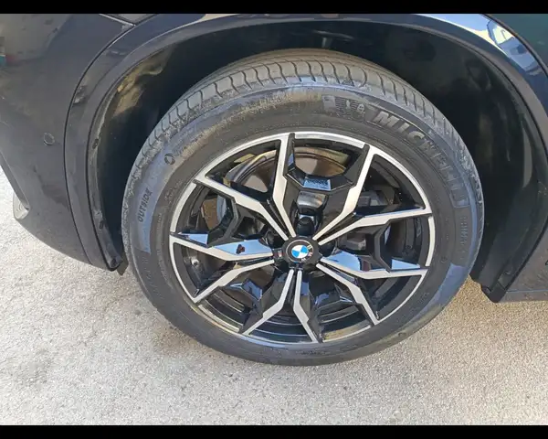 BMW X3 view 10