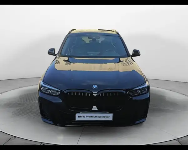 BMW X3 view 3