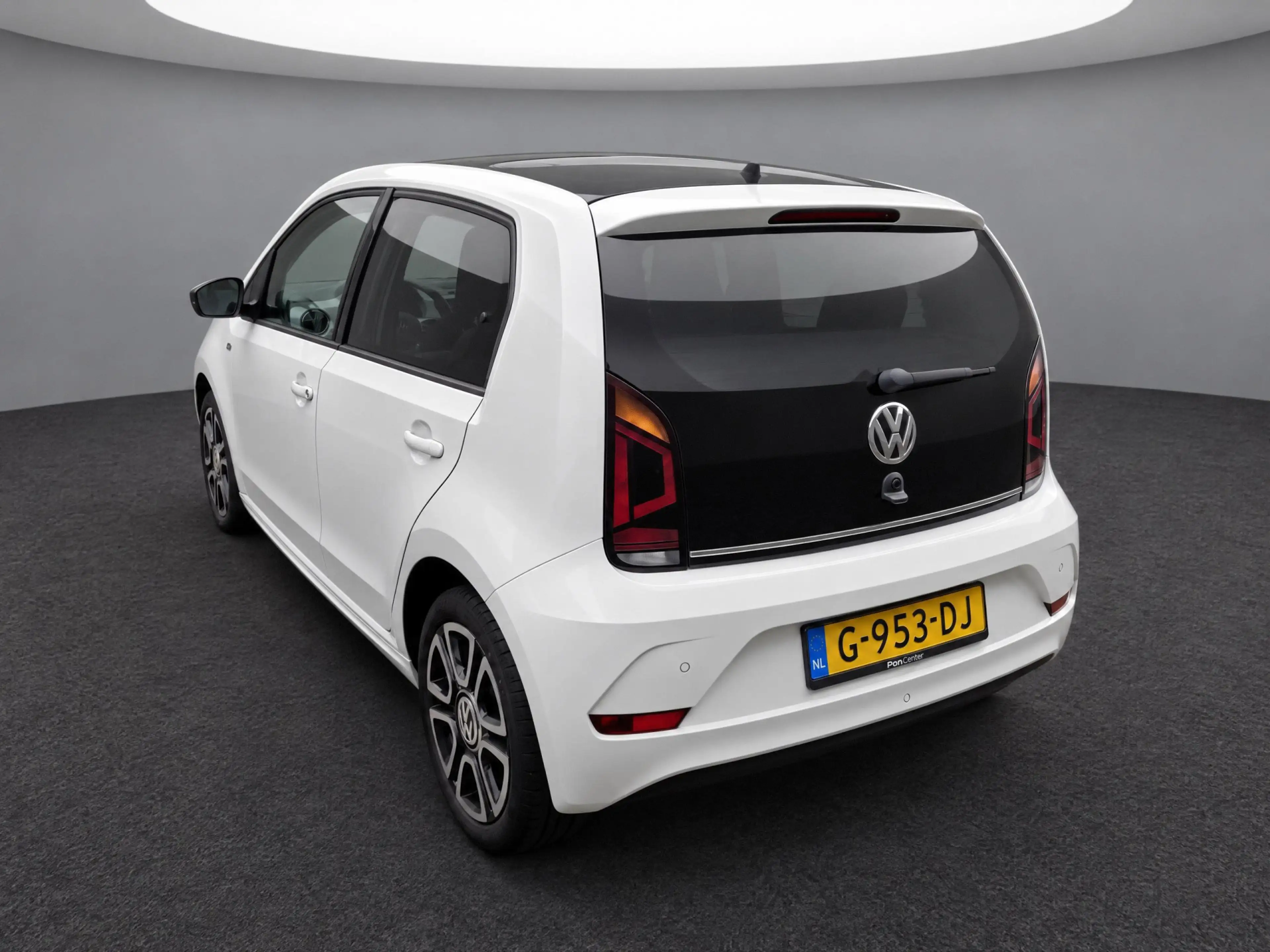 Volkswagen up! 1.0 BMT high up! R-Line / CLimate controle / Cruis — photo 5