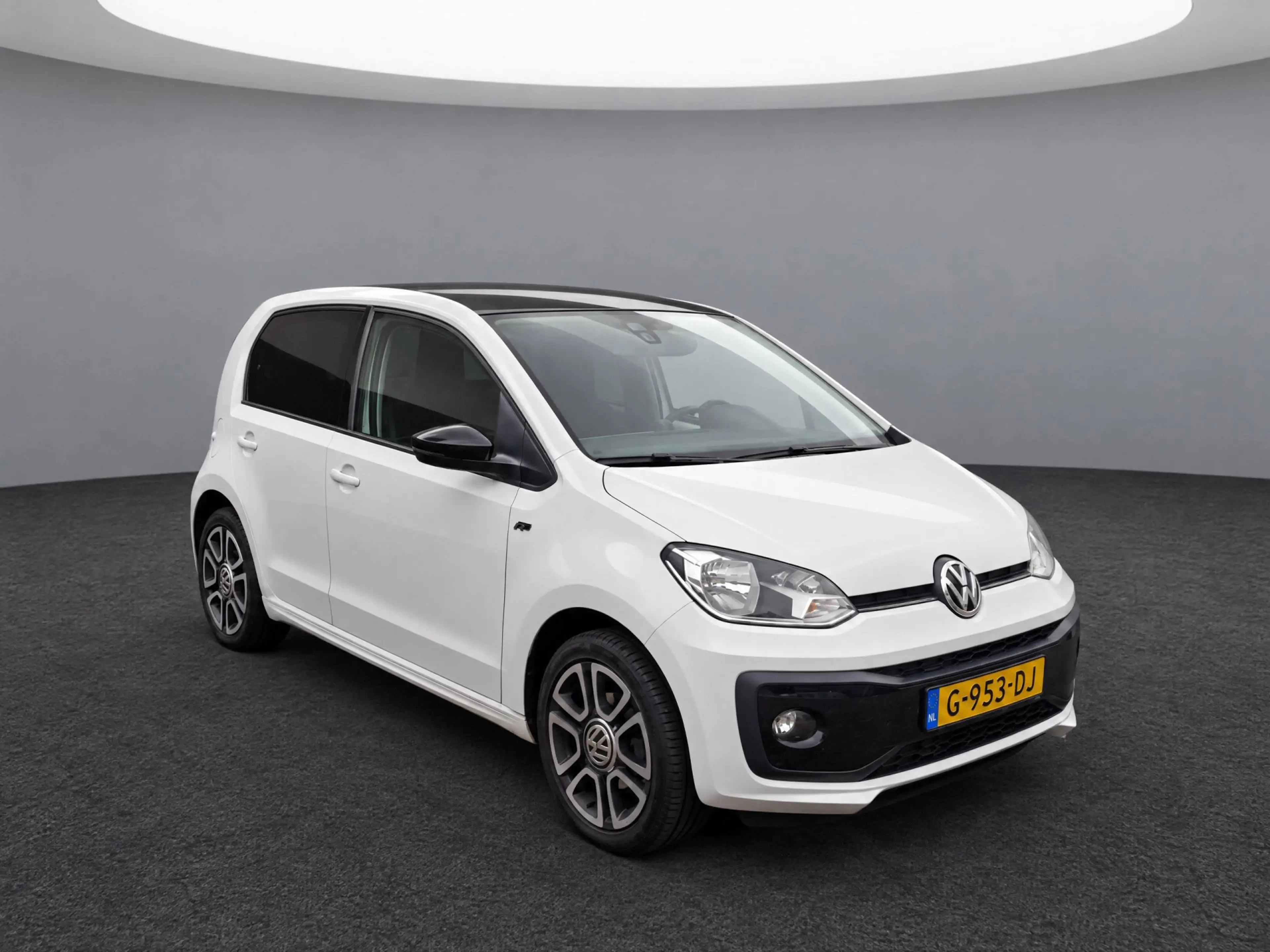 Volkswagen up! 1.0 BMT high up! R-Line / CLimate controle / Cruis — photo 7