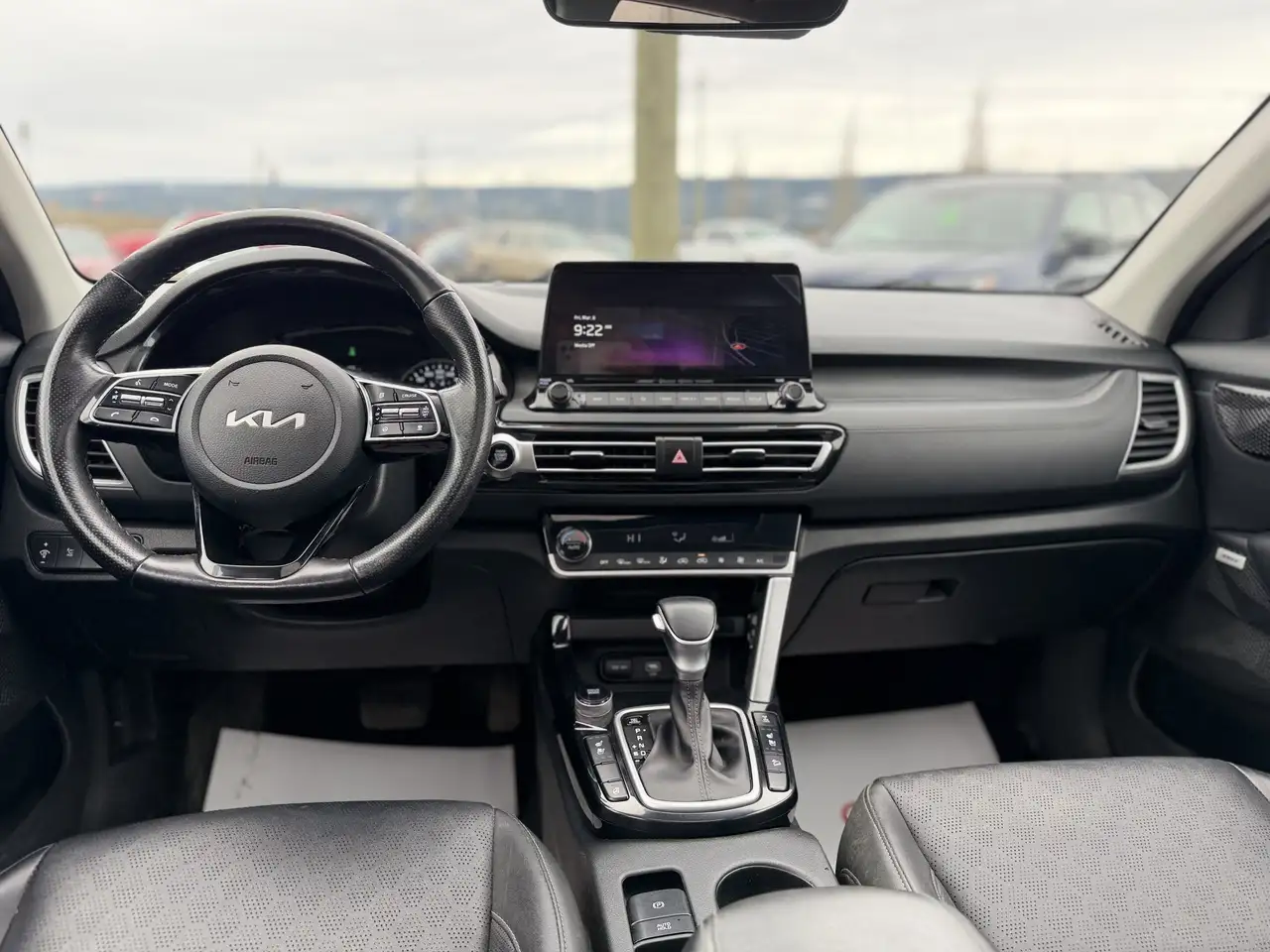 Kia Seltos снимка Kia Seltos
