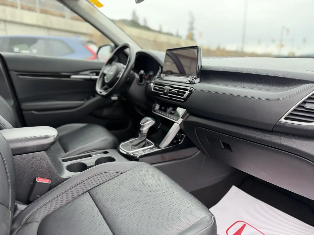 Kia Seltos снимка Kia Seltos