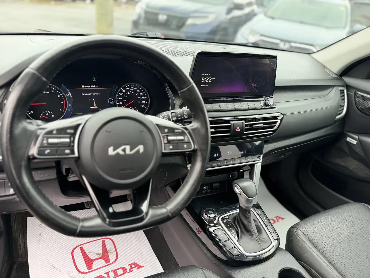 Kia Seltos снимка Kia Seltos