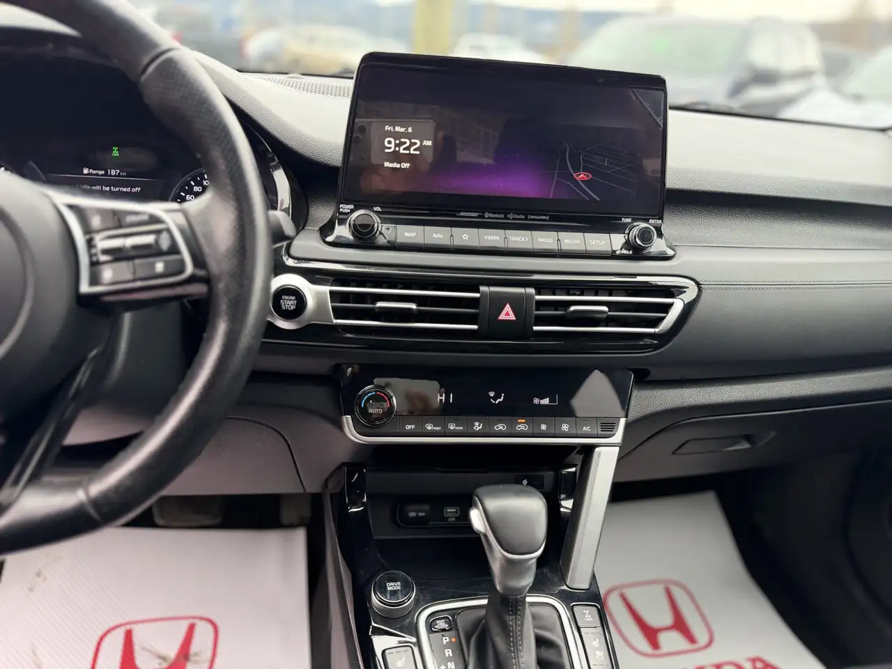 Kia Seltos снимка Kia Seltos
