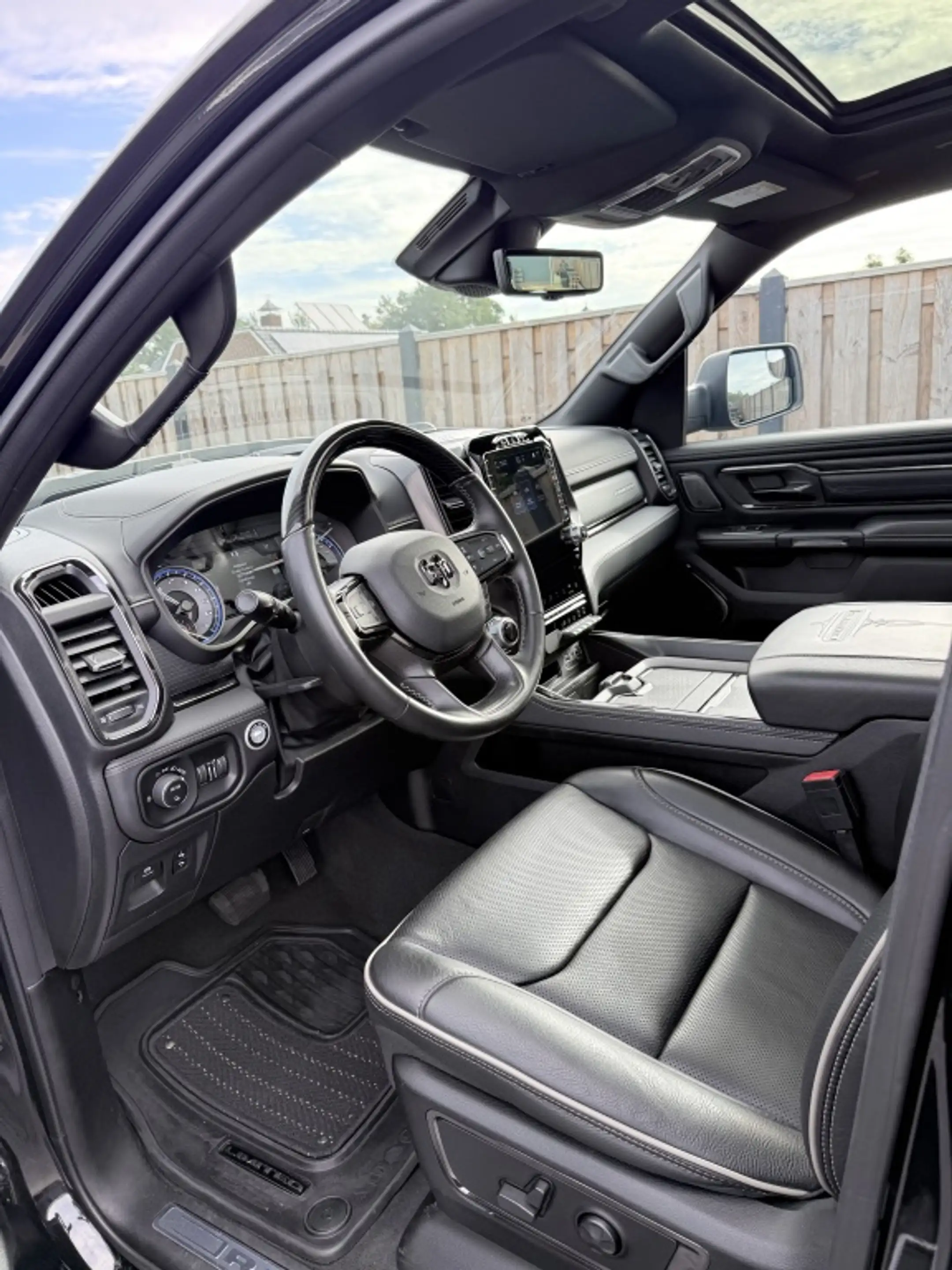 Dodge RAM 1500 5.7 HEMI V8 4x4 CC LIMITED PANO LPG WEINIG KM — photo 15