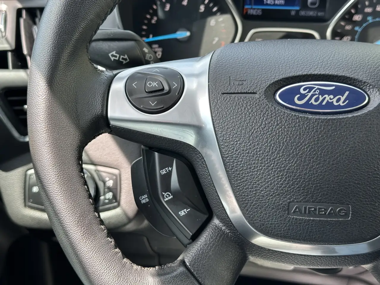 Ford Escape снимка Ford Escape