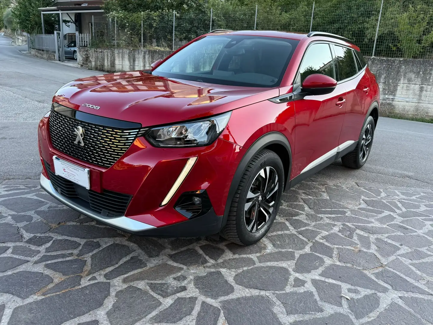 Peugeot 2008 2008 1.5 bluehdi Allure Pack s Rosso - 2