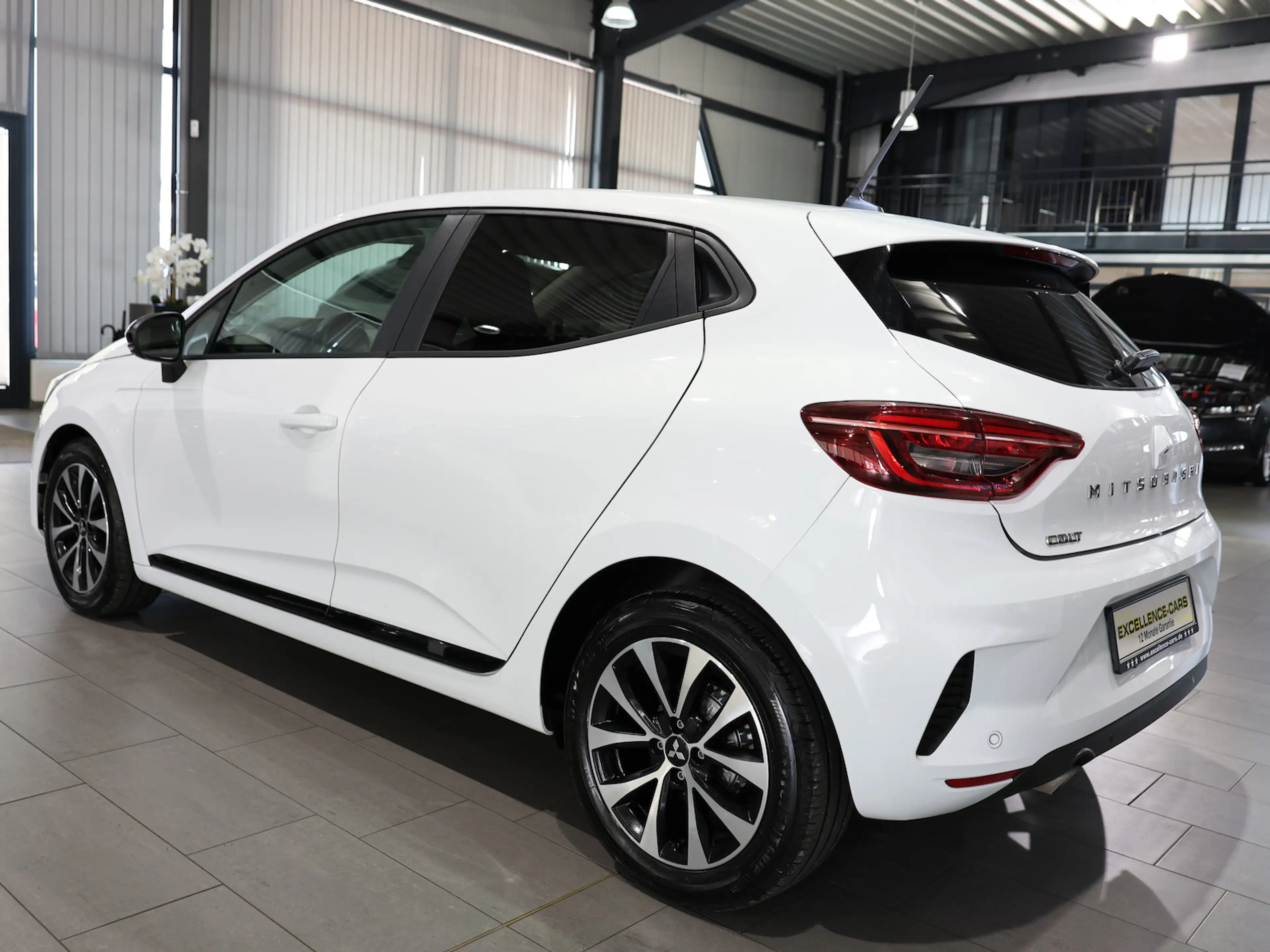 Mitsubishi Colt 1.0 SCe PLUS WHITE / LED, VIRTUAL-COCKPIT — photo 9