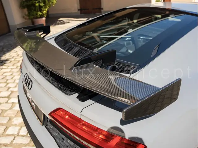 Audi R8 view 14