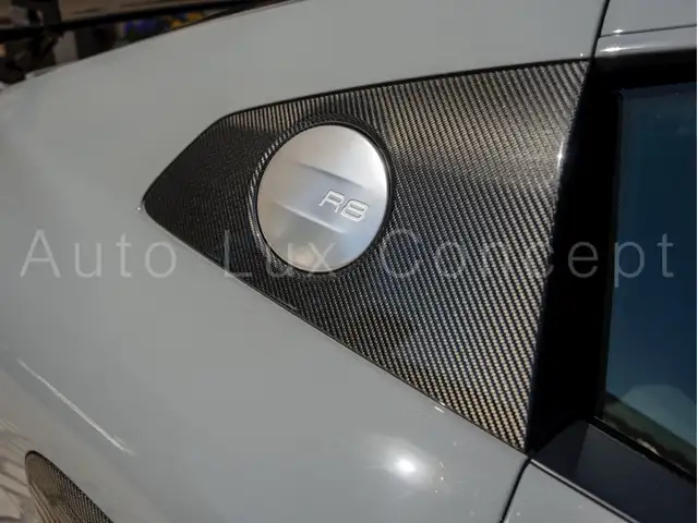 Audi R8 view 12