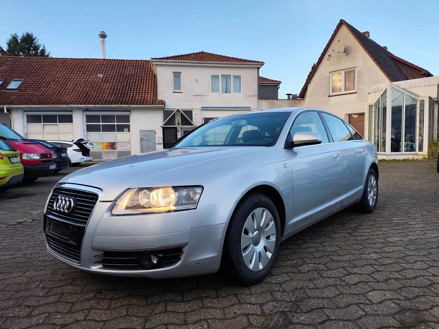 Audi A6 2.4 , Sommer/Winterräder,Klimaautomatik, Isofix Silber - 1