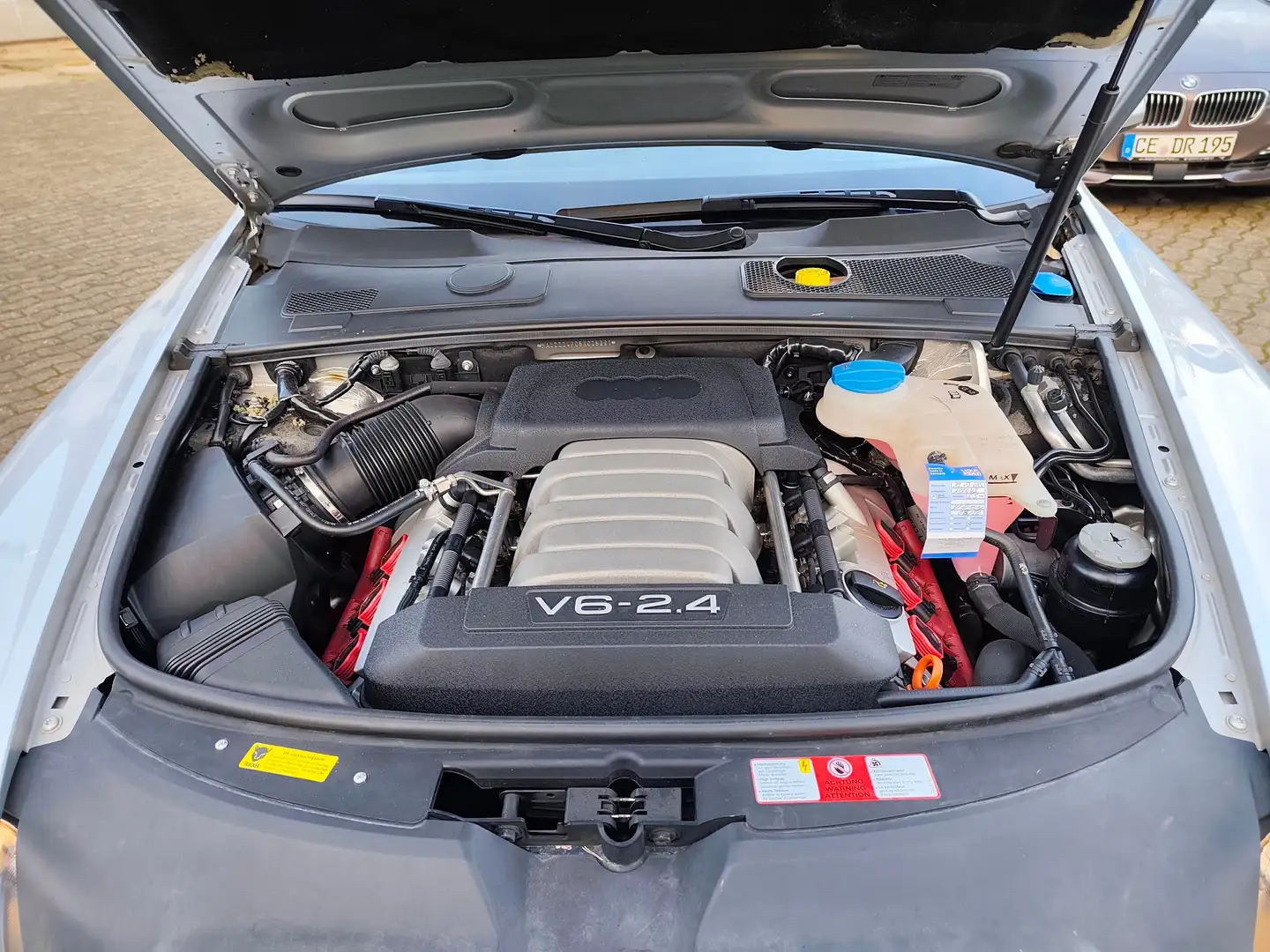 Audi A6 2.4 , Sommer/Winterräder,Klimaautomatik, Isofix Silber - 2