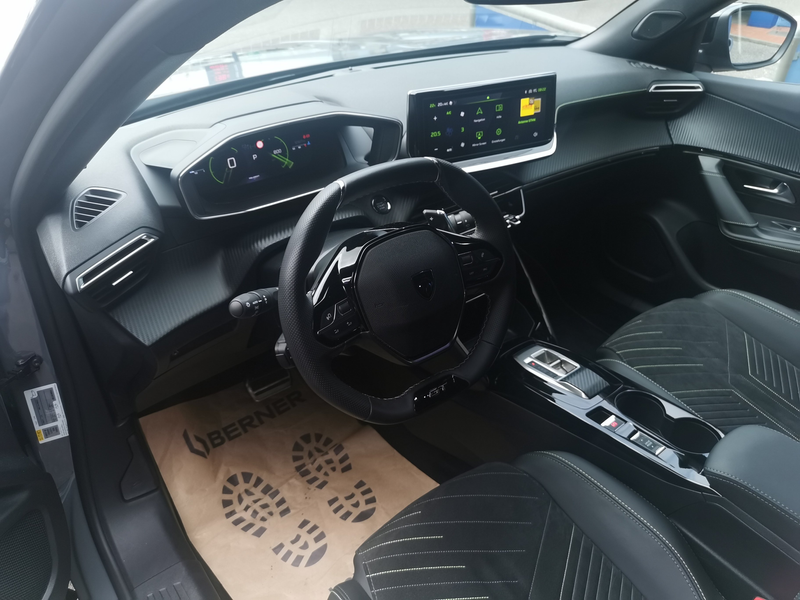 Peugeot 2008 2008 Benzin 130 GT EAT8 GT — photo 8