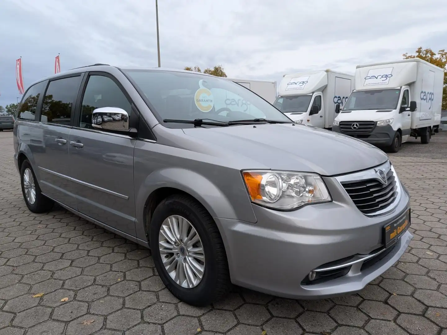 Lancia Voyager S 2.8 CRD 7 Sitze DVD TÜV Neu+Garantie Silber - 2