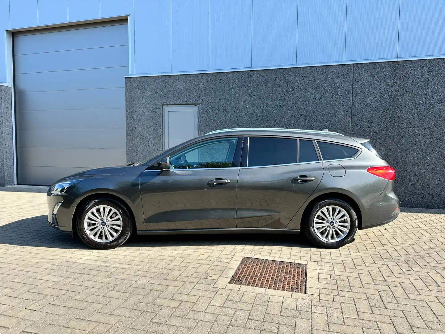 Ford Focus 1.5 EcoBlue Trend Edition Business Grijs - 2