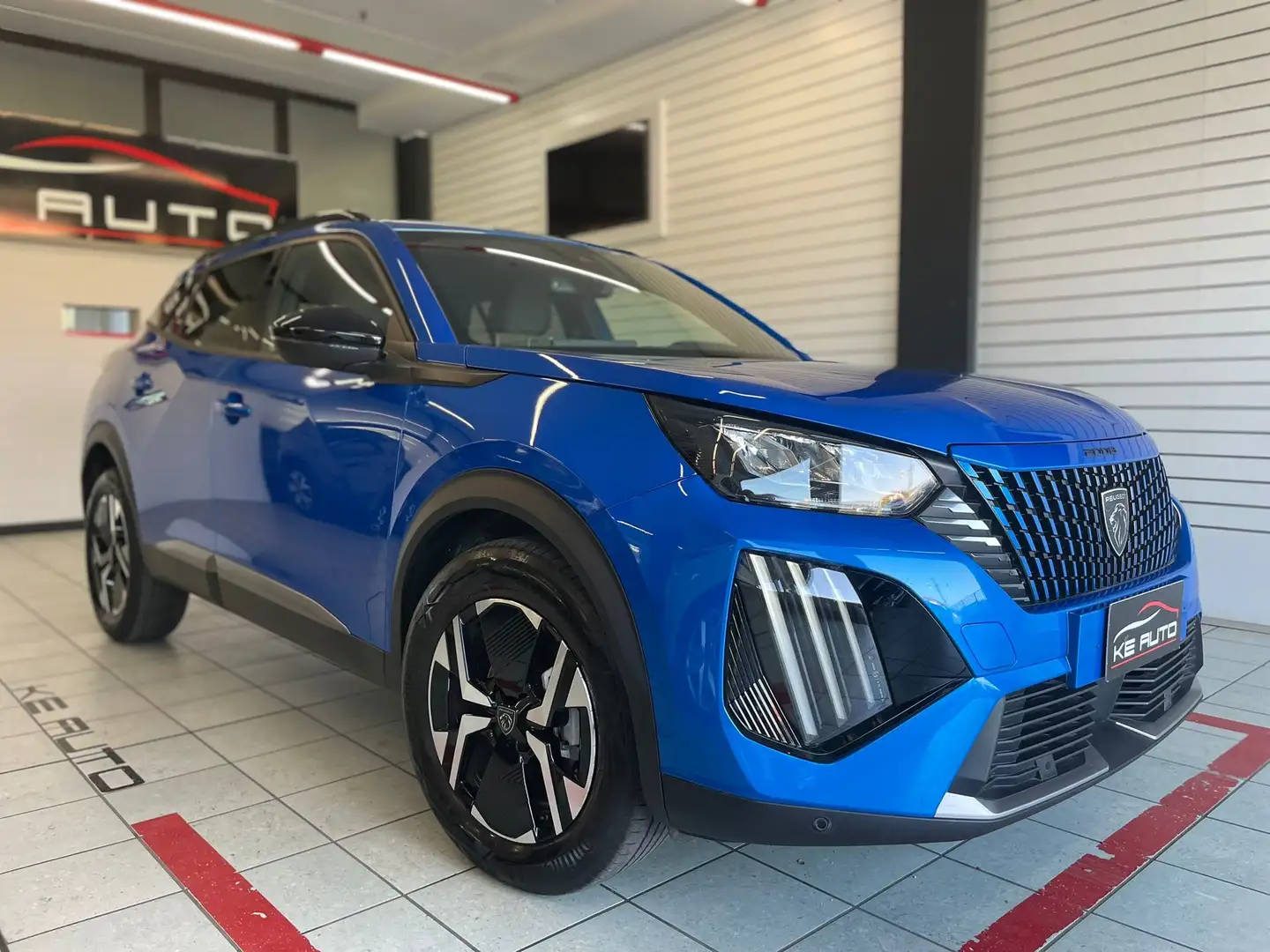 Peugeot 2008 1.2 puretech Allure s Weiß - 2