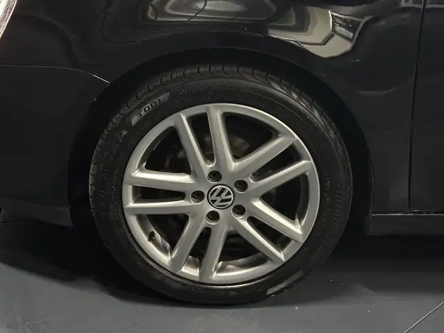 Volkswagen Golf view 9