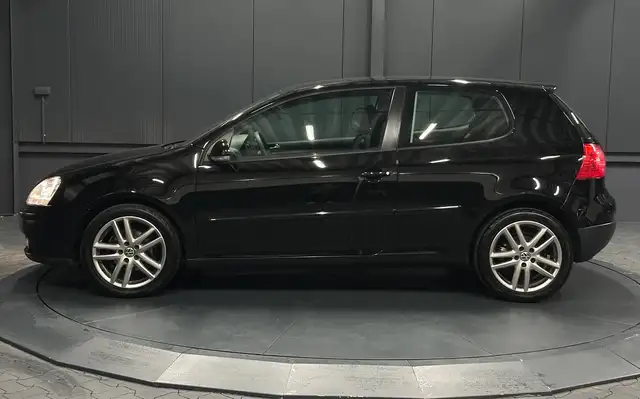Volkswagen Golf view 2