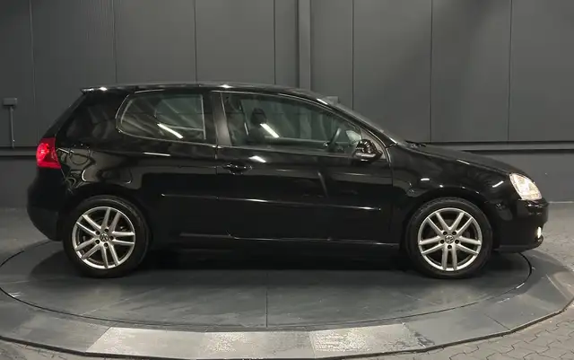 Volkswagen Golf view 6