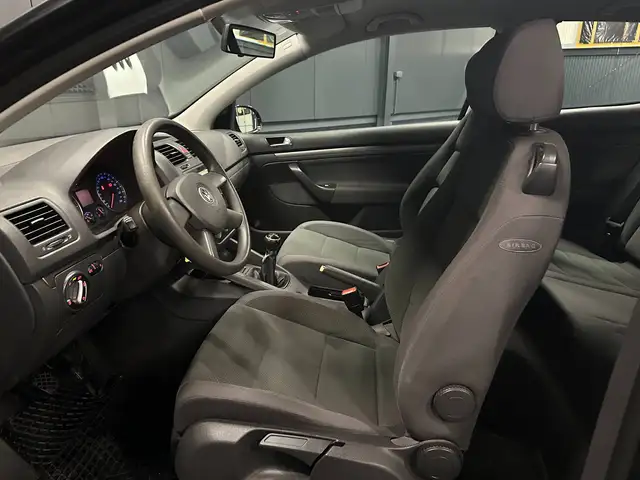 Volkswagen Golf view 13