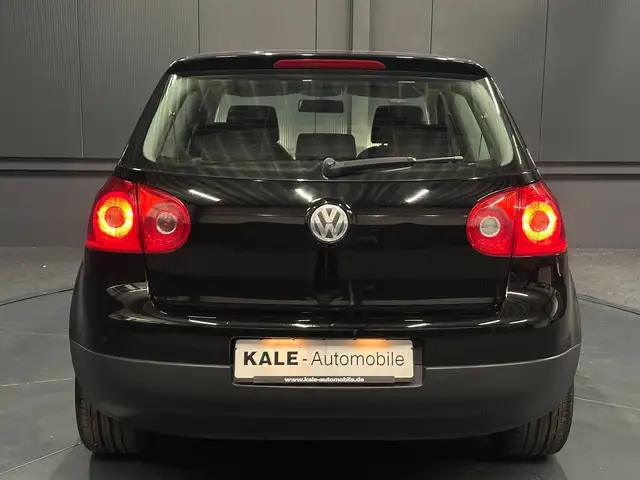 Volkswagen Golf view 4