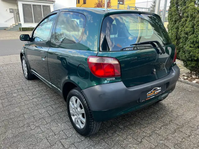 Toyota Yaris view 3