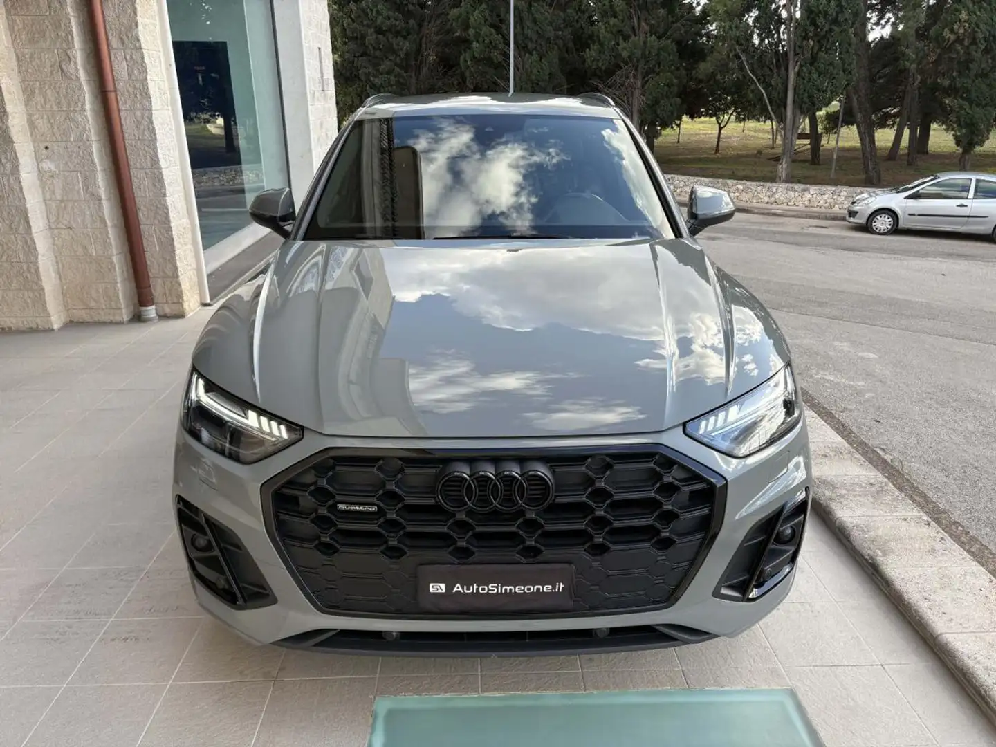 Audi Q5 40 TDI 204 CV quattro S tronic S line plus Gris - 2