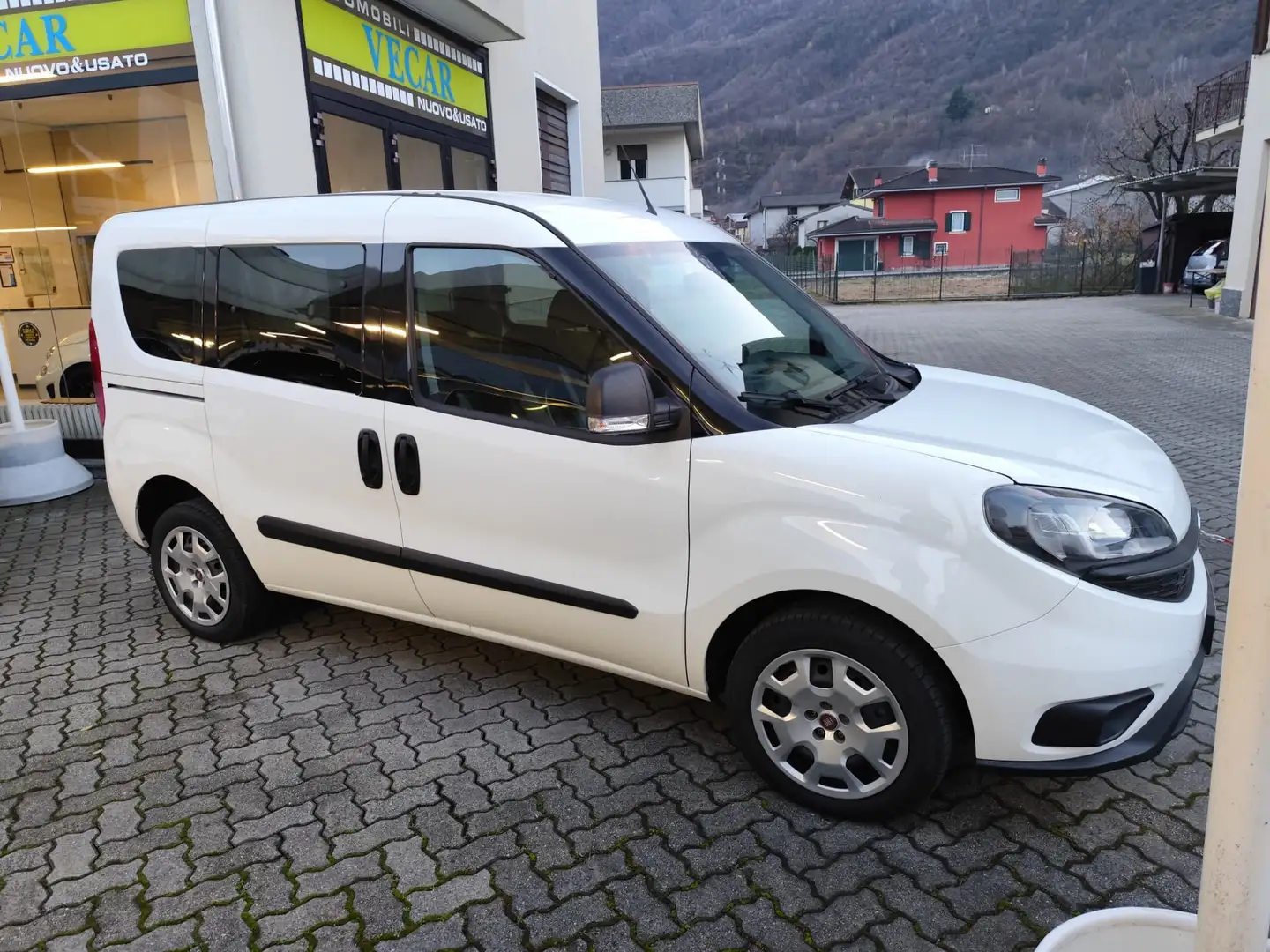 Fiat Doblo 1.6 120 cv autocarro N1 5 posti Wit - 2