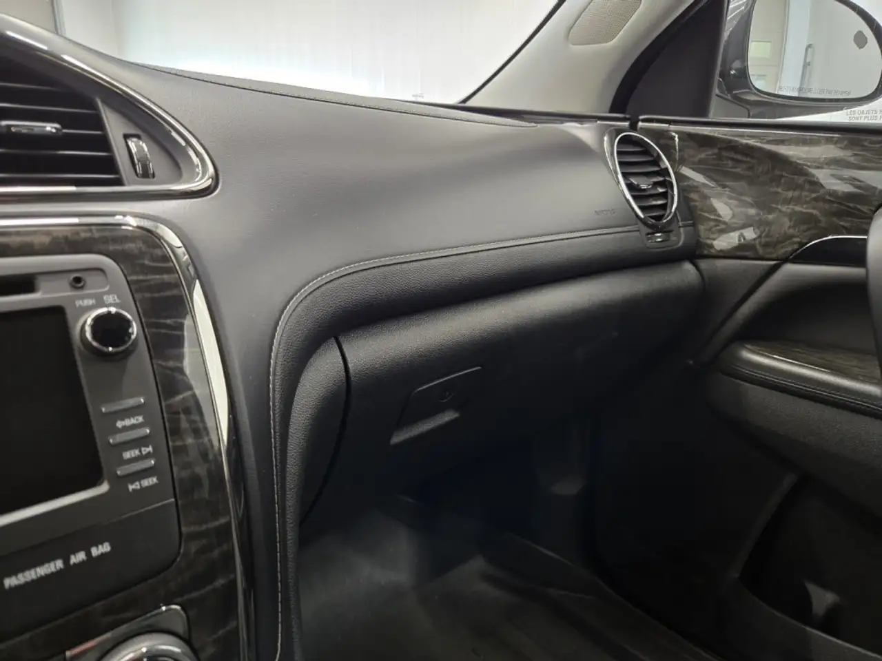 Buick Enclave снимка Buick Enclave