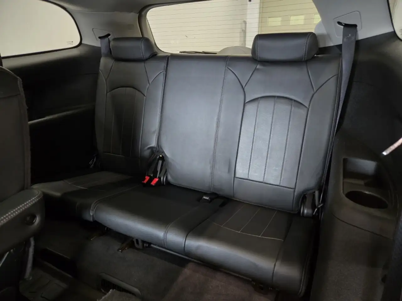Buick Enclave снимка Buick Enclave