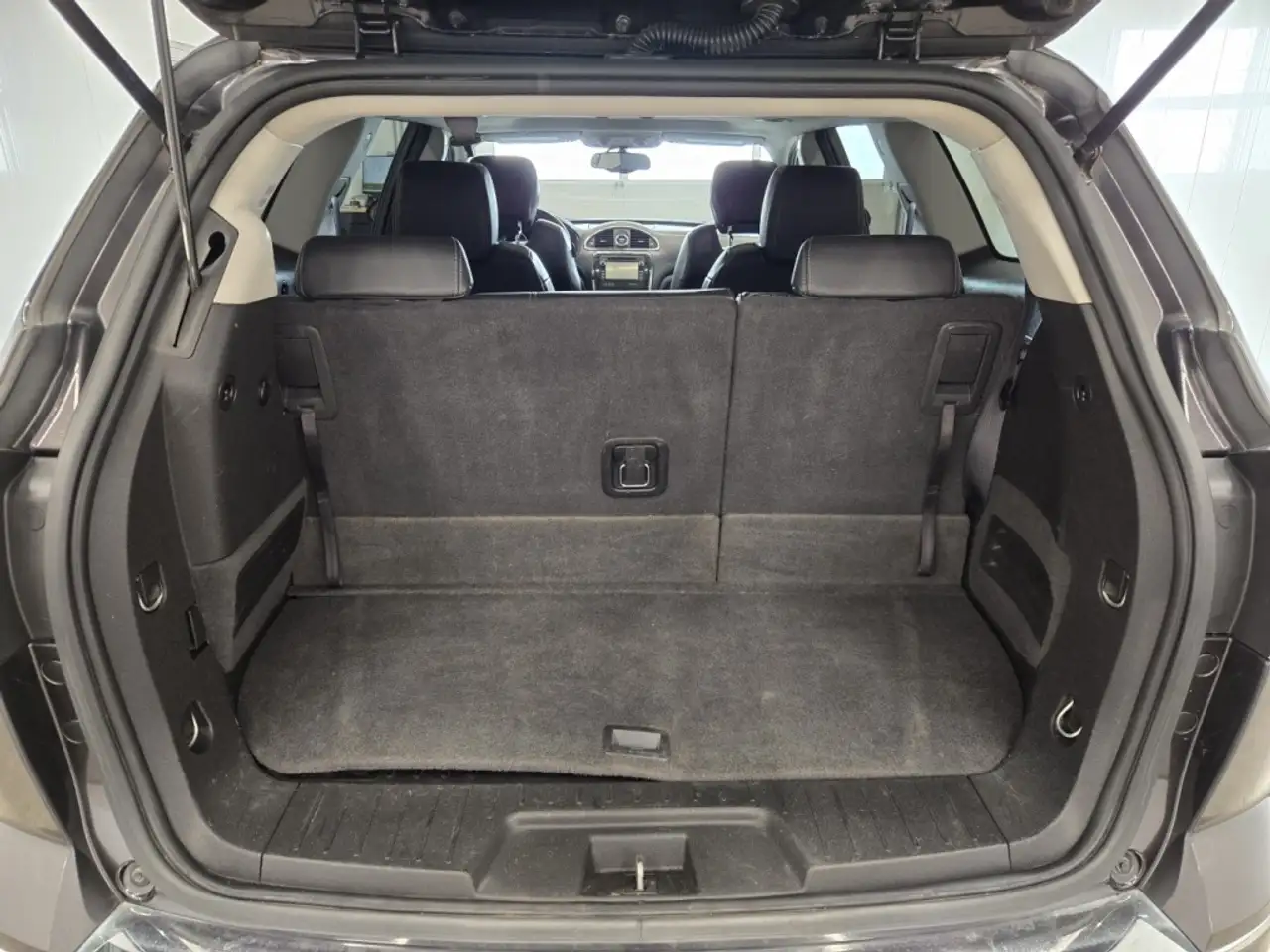 Buick Enclave снимка Buick Enclave
