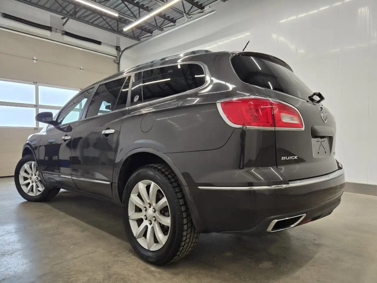 Buick Enclave снимка Buick Enclave