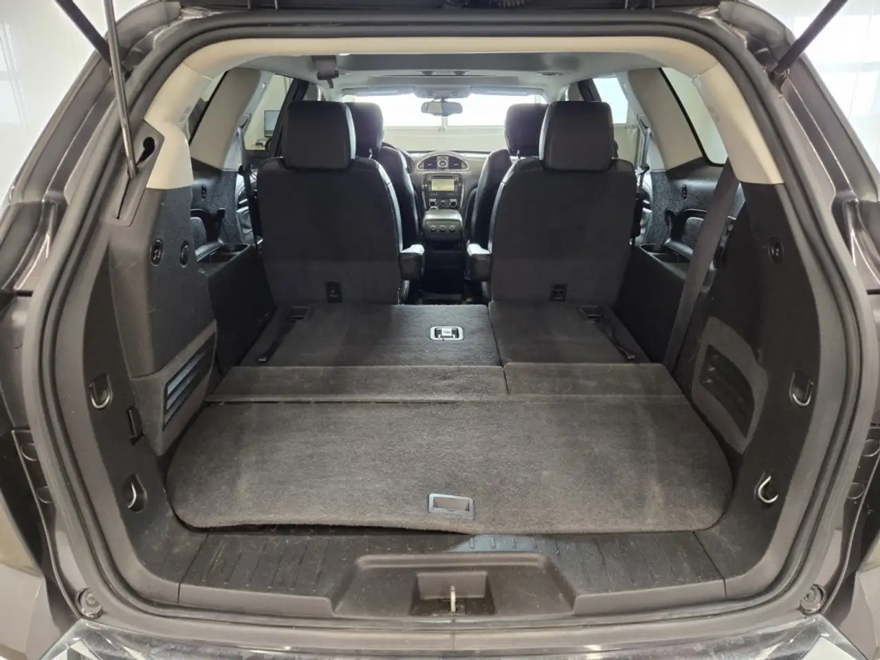 Buick Enclave снимка Buick Enclave