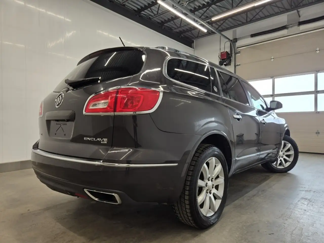 Buick Enclave снимка Buick Enclave