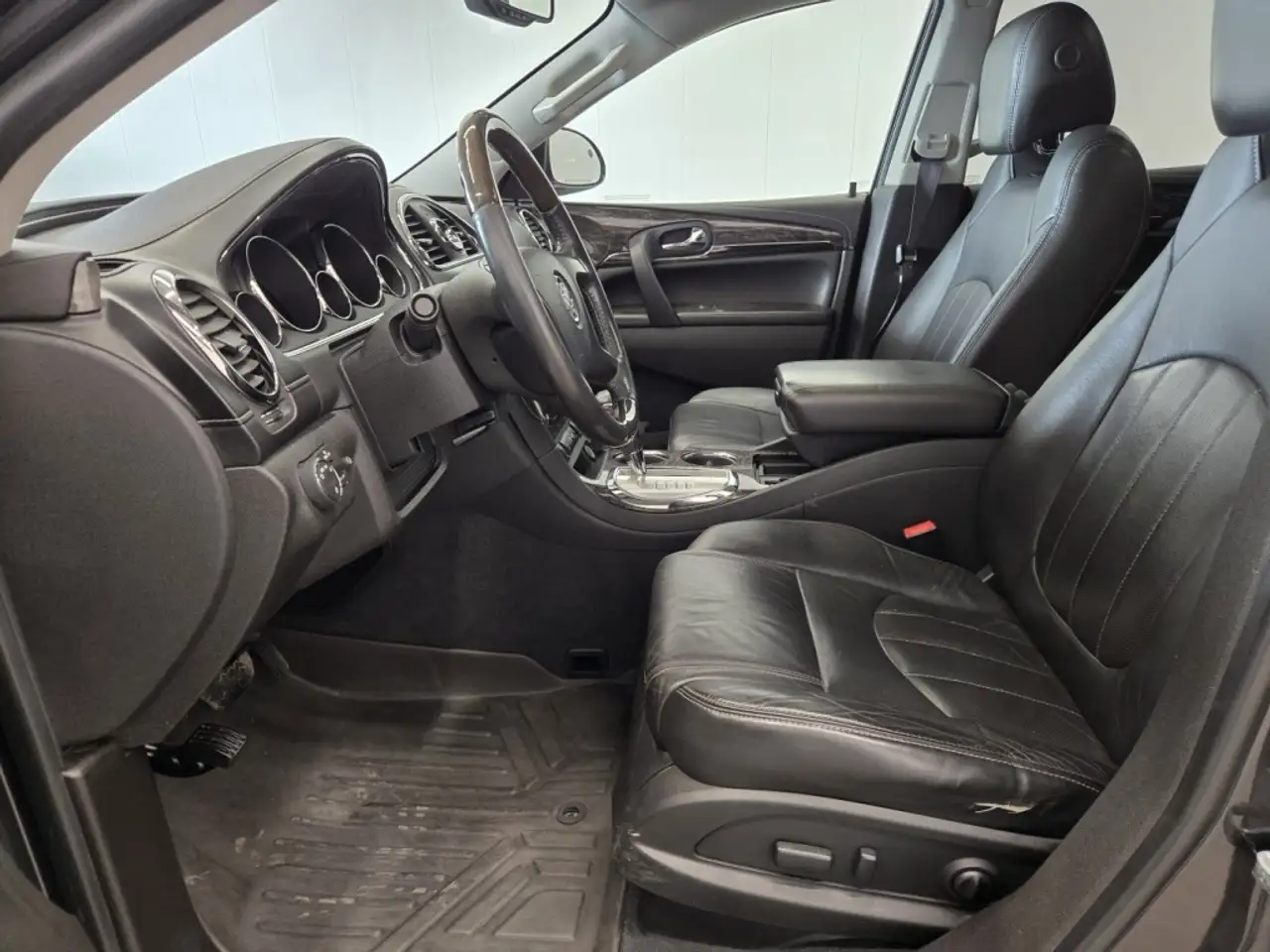 Buick Enclave снимка Buick Enclave