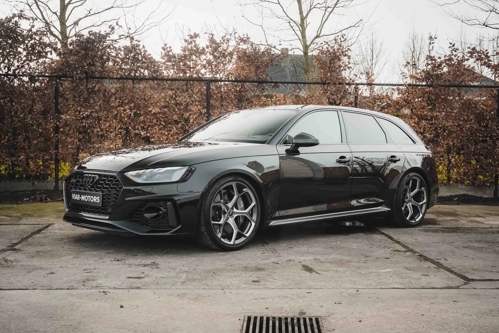 Audi RS4 Avant 2.9 V6 TFSI Quattro 25 Years Edition Černá - 1