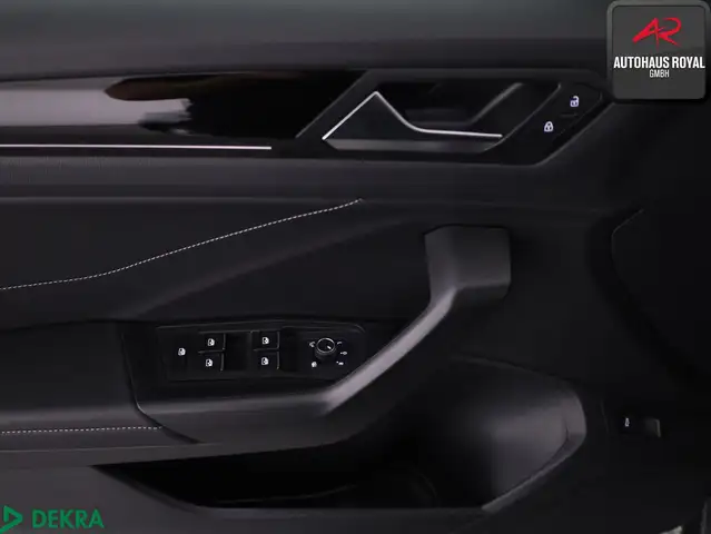 Volkswagen T-Roc view 14