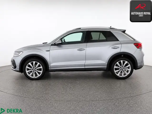 Volkswagen T-Roc view 2