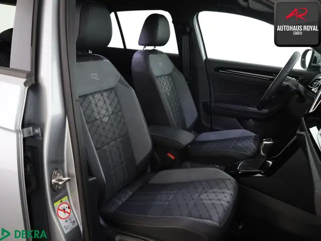 Volkswagen T-Roc view 11