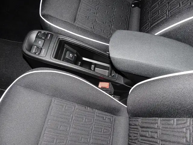 Fiat 500e view 9