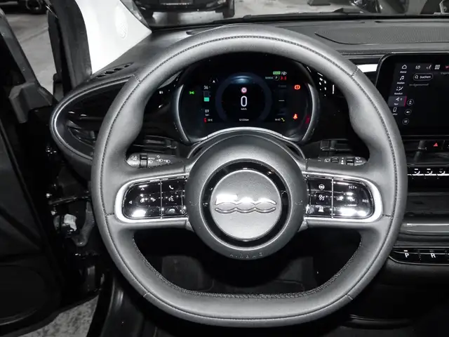 Fiat 500e view 7