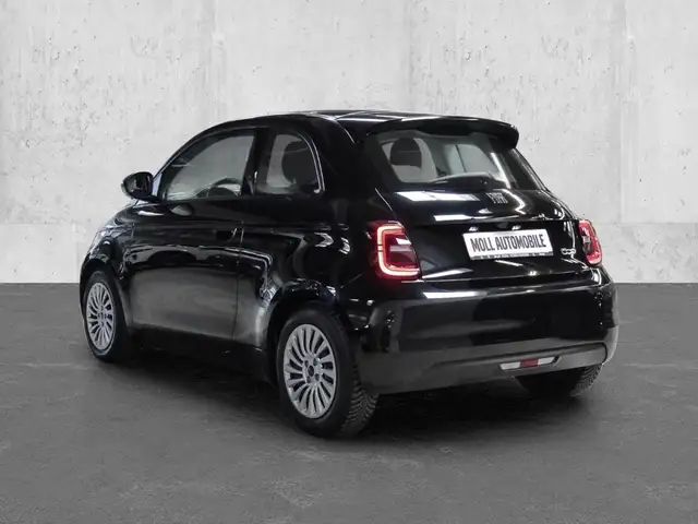 Fiat 500e view 2